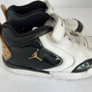 Jordan Big Fund Premium White Metallic Gold Size Toddler 9